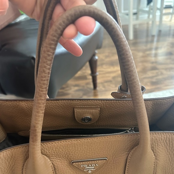 Prada tote Daino leather - Picture 7 of 13